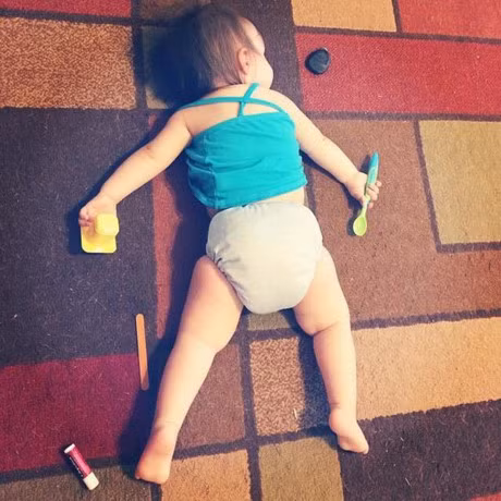 Bật cười trước những tư thế ngủ chẳng giống ai của lũ trẻ - Ảnh 1 Bat cuoi truoc nhung tu the ngu chang giong ai cua lu tre - Anh 1