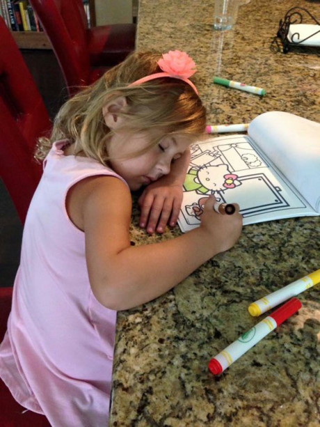 Bat cuoi truoc nhung tu the ngu chang giong ai cua lu tre - Anh 17