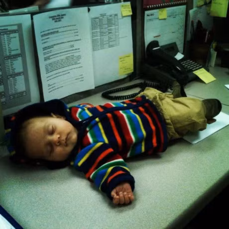 Bật cười trước những tư thế ngủ chẳng giống ai của lũ trẻ - Ảnh 9 Bat cuoi truoc nhung tu the ngu chang giong ai cua lu tre - Anh 9