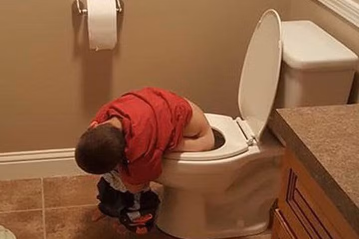 Bật cười trước những tư thế ngủ chẳng giống ai của lũ trẻ