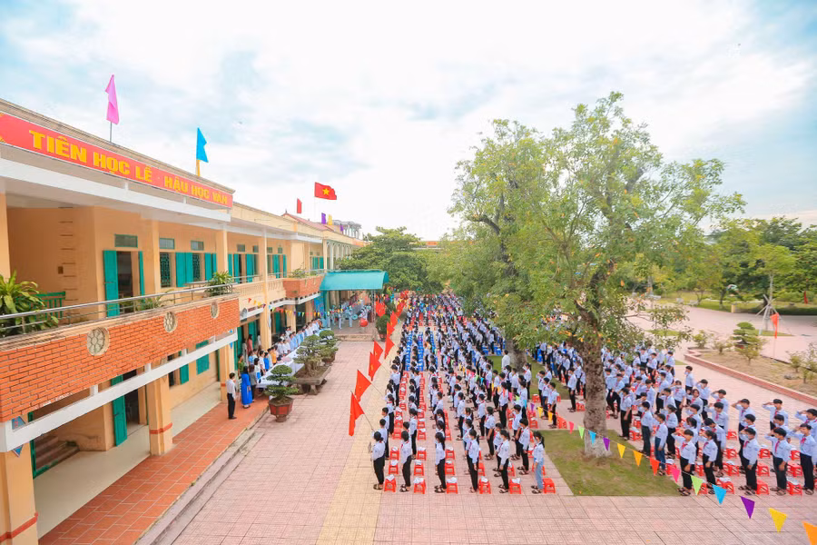 Vượt qua nhiều khó khăn thầy và trò Trường THCS Nam Cường luôn hướng tới thành tích cao trong công tác dạy và học.