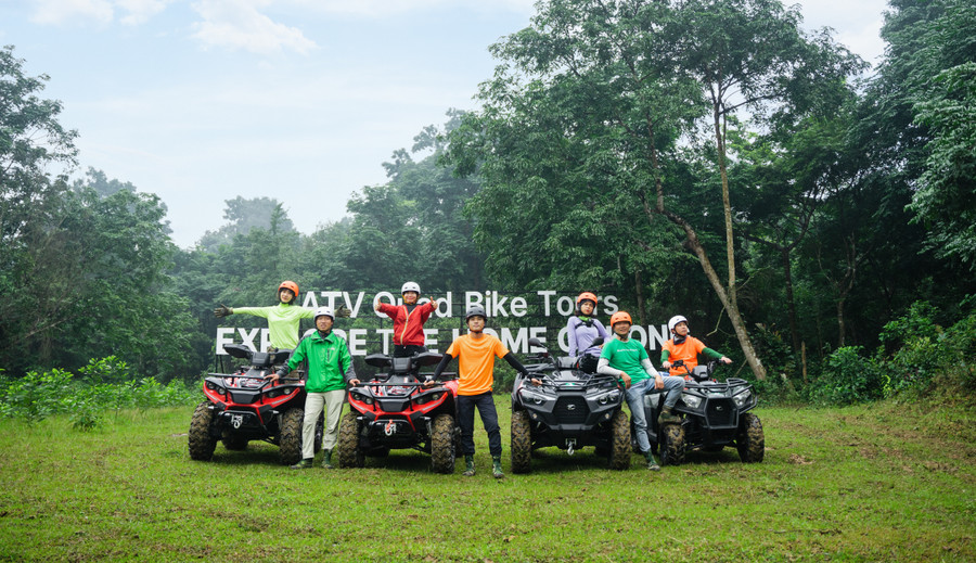 Tham gia tour ATV, du khách sẽ tự mình lái mô tô địa hình 4 bánh khám phá khu rừng. Tham gia tour ATV, du khách sẽ tự mình lái mô tô địa hình 4 bánh khám phá khu rừng.