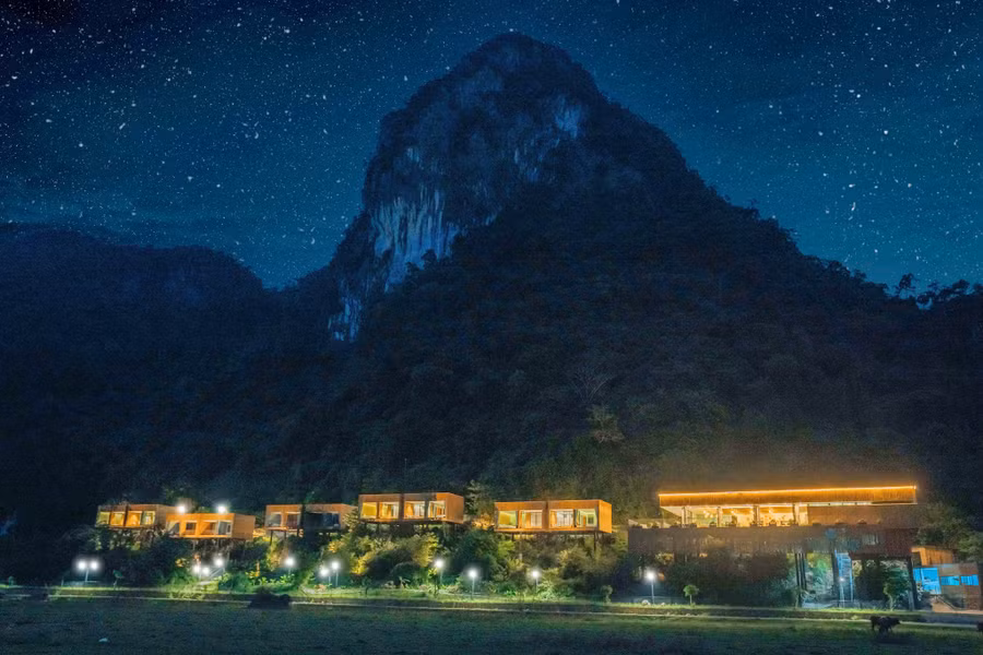 Tân Hóa được kỳ vọng trở thành trung tâm du lịch ở vùng Tây Bắc Quảng Bình, trọng điểm du lịch khác bên cạnh Phong Nha – Kẻ Bàng. (Ảnh: Oxalis). Tân Hóa được kỳ vọng trở thành trung tâm du lịch ở vùng Tây Bắc Quảng Bình, trọng điểm du lịch khác bên cạnh Phong Nha – Kẻ Bàng. (Ảnh: Oxalis).