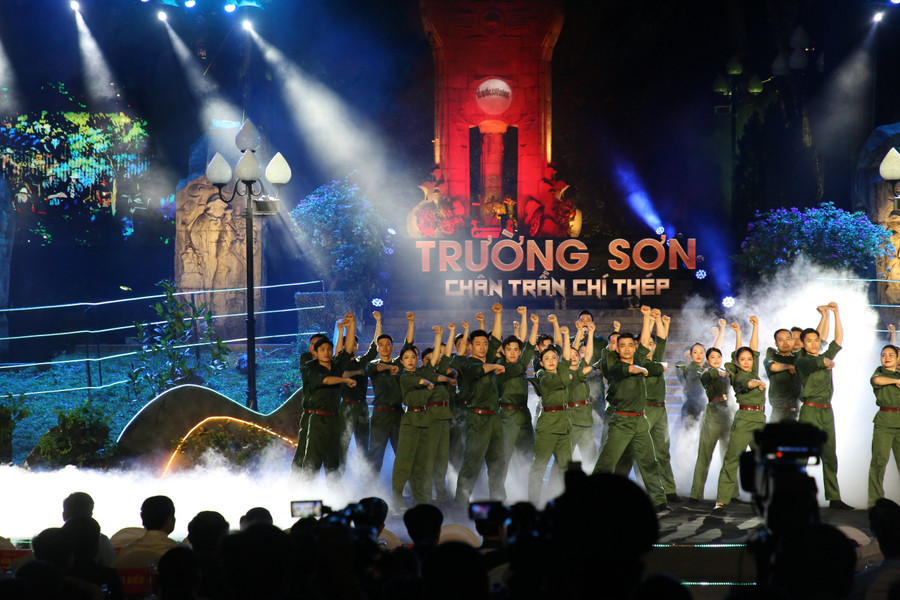 Chương trình nghệ thuật khắc họa thời kỳ gian khó, oanh liệt của bộ đội Trường Sơn.