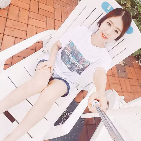 Nu sinh Han Quoc thi hat o VN lam chao dao dan mang - Anh 10