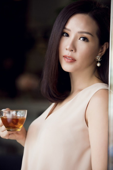Những nữ đại gia Việt U40 nhưng da và dáng vẫn đẹp xuất sắc - Ảnh 12 Nhung nu dai gia Viet U40 nhung da va dang van dep xuat sac - Anh 12