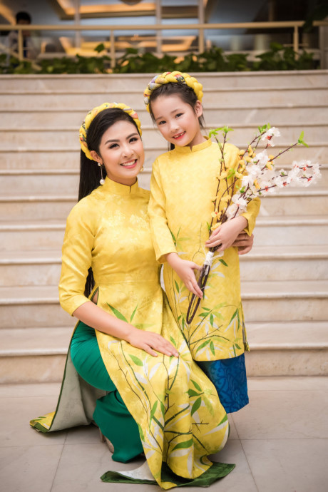 Hoa hậu Bản sắc Việt Thu Ngân trình diễn áo dài - Ảnh 1 Hoa hau Ban sac Viet Thu Ngan trinh dien ao dai - Anh 1