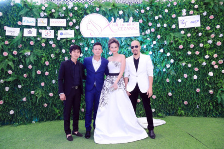 MC Anh Tuấn, Khánh Ngân ngồi ghế nóng cuộc thi sắc đẹp - Ảnh 1 MC Anh Tuan, Khanh Ngan ngoi ghe nong cuoc thi sac dep - Anh 1