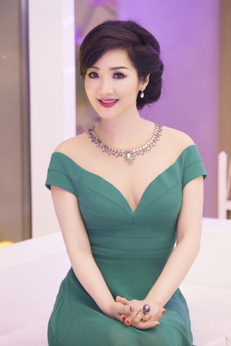 Những nữ đại gia Việt U40 nhưng da và dáng vẫn đẹp xuất sắc - Ảnh 6 Nhung nu dai gia Viet U40 nhung da va dang van dep xuat sac - Anh 6