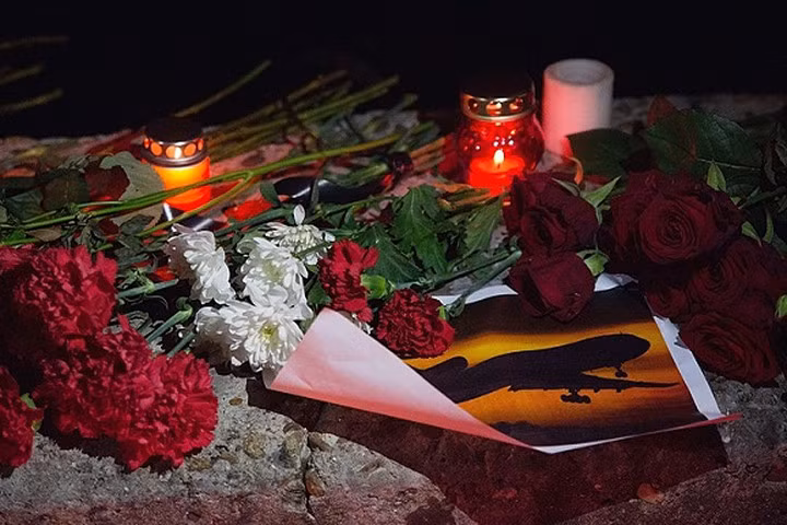 Những giả thuyết về vụ rơi máy bay Tu-154 của Nga ở Biển Đen