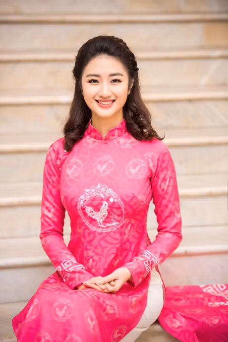Hoa hau Ban sac Viet Thu Ngan trinh dien ao dai - Anh 3