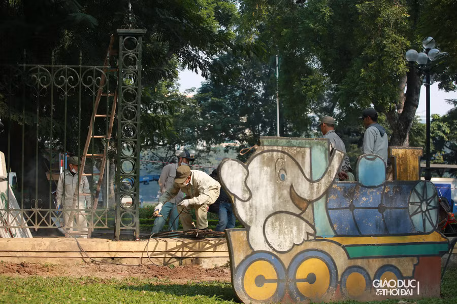 Trước đó, Phó chủ tịch UBND Hà Nội Dương Đức Tuấn đã ký văn bản thống nhất chủ trương về đề án tổ chức không gian đi bộ - văn hóa khu vực phố Trần Nhân Tông và phụ cận, vườn hoa, đường dạo quanh hồ Thiền Quang (quận Hai Bà Trưng).