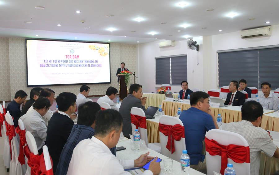 Trường Đại học Kinh tế Huế đào tạo 27 ngành, năm 2024 dự kiến tuyển sinh 2.400 chỉ tiêu.