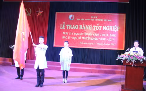 413 tân thạc sỹ, bác sỹ đã có lời tuyên thệ trước lá cờ Tổ quốc