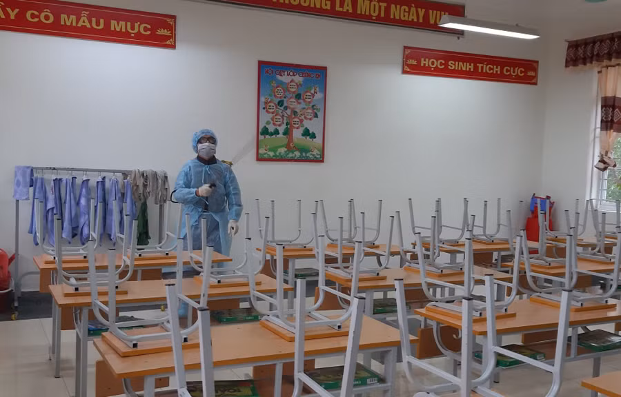 Quảng Ninh: 100% trường học tổng vệ sinh, phun thuốc khử khuẩn phòng chống virus Corona