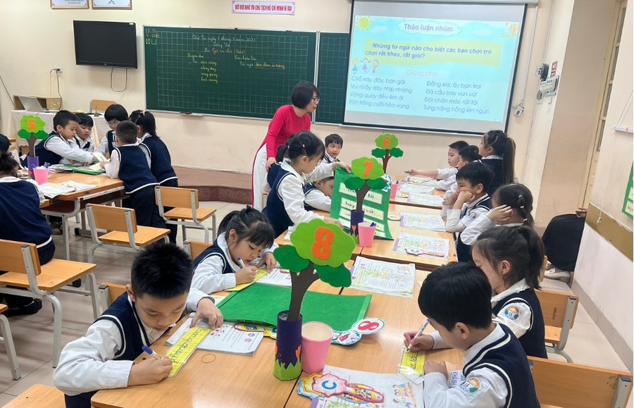 Tiết học Tiếng Việt của cô Trần Thị Diệp. Tiết học Tiếng Việt của cô Trần Thị Diệp.