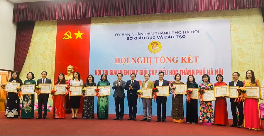 Ngành GD-ĐT quận Hoàn Kiếm được xếp loại Xuất sắc Hội thi giáo viên dạy giỏi cấp tiểu học TP Hà Nội năm học 2022 – 2023.