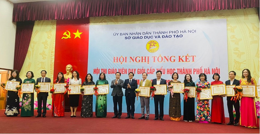 Ngành GD-ĐT quận Hoàn Kiếm được xếp loại Xuất sắc Hội thi giáo viên dạy giỏi cấp tiểu học TP Hà Nội năm học 2022 – 2023. Ngành GD-ĐT quận Hoàn Kiếm được xếp loại Xuất sắc Hội thi giáo viên dạy giỏi cấp tiểu học TP Hà Nội năm học 2022 – 2023.