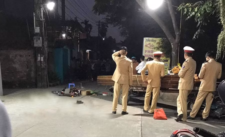 Hiện trường vụ tai nạn giao thông khiến bé trai 3 tuổi tử vong.