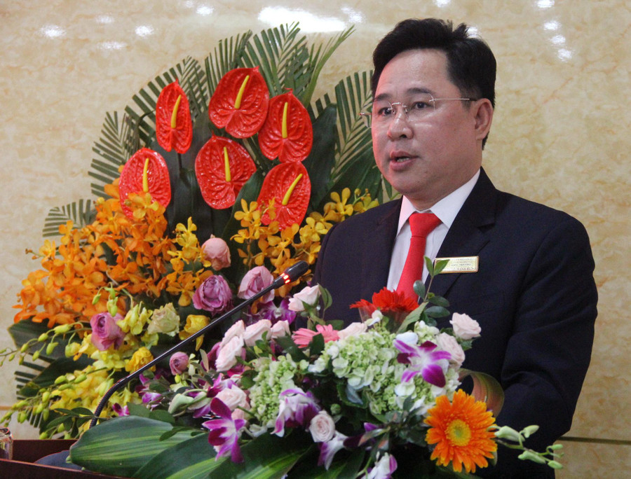 TS Lê Mạnh Hùng - Hiệu trưởng Trường ĐH Công đoàn phát biểu tại Lễ ký kết. TS Lê Mạnh Hùng - Hiệu trưởng Trường ĐH Công đoàn phát biểu tại Lễ ký kết.