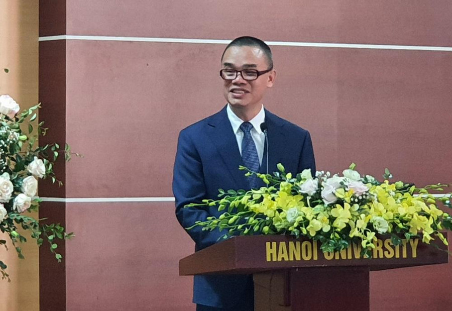 PGS.TS Nguyễn Văn Trào – Hiệu trưởng Trường ĐH Hà Nội phát biểu khai mạc.