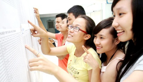 Thí sinh xem danh sách trúng tuyển đại học Thí sinh xem danh sách trúng tuyển đại học