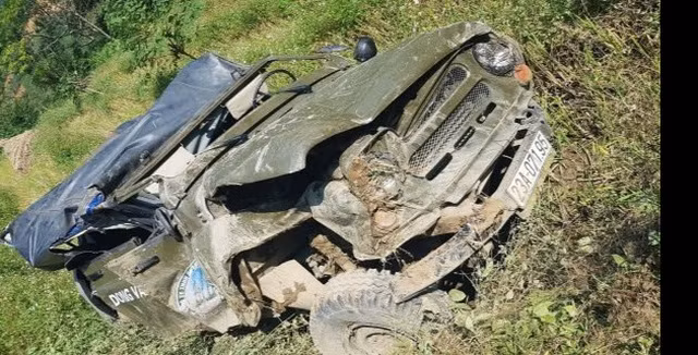 Chiếc xe chở theo 7 người lao xuống vực khiến 3 người tử vong và 4 người bị thương