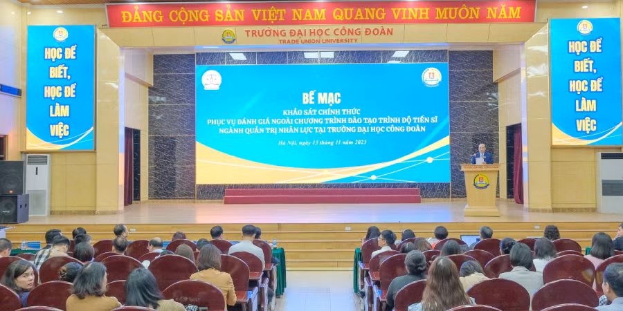 Toàn cảnh buổi lễ bế mạc.