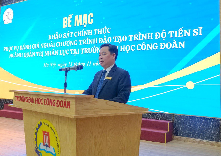 PGS.TS Lê Mạnh Hùng - Hiệu trưởng Trường ĐH Công đoàn phát biểu tại chương trình. PGS.TS Lê Mạnh Hùng - Hiệu trưởng Trường ĐH Công đoàn phát biểu tại chương trình.