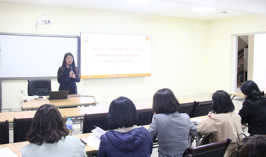 Một lớp học trong khóa bồi dưỡng - sáng 13/11. Một lớp học trong khóa bồi dưỡng - sáng 13/11.