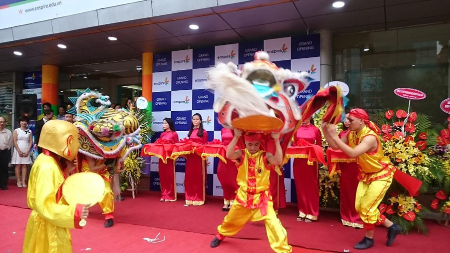 Màn má lân chào mừng