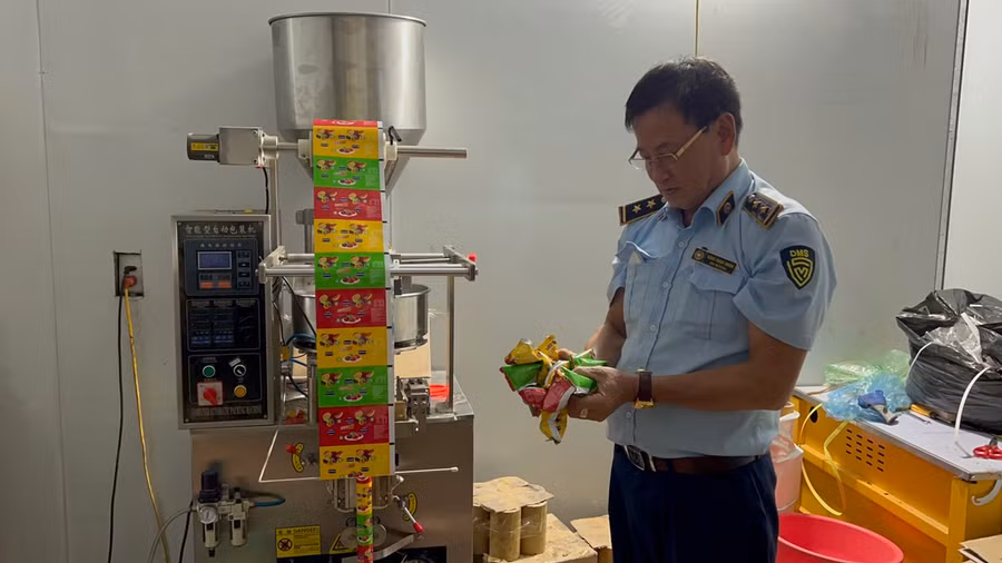 Hàng loạt kẹo không có hóa đơn, chứng từ đang được" hô biến" thành kẹo Nhật Bản.