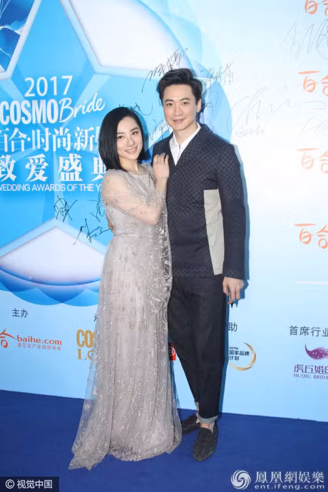 Sao nu U50 goc Viet goi cam ben chong tre tren tham do - Anh 6