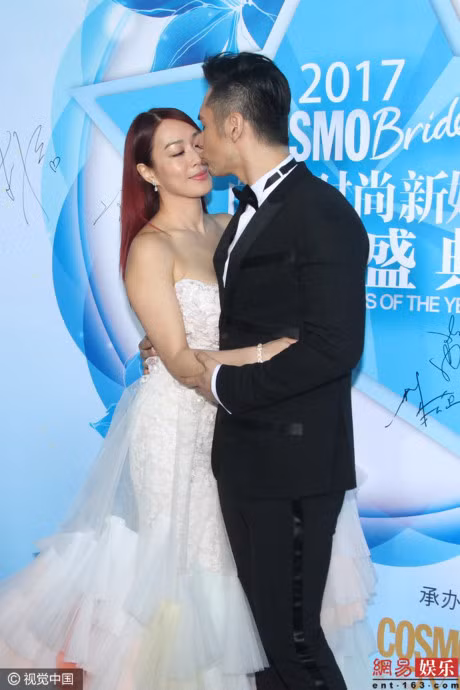 Sao nu U50 goc Viet goi cam ben chong tre tren tham do - Anh 3