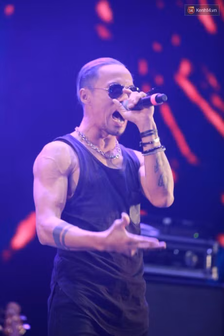 Vo Tran Lap xuc dong trong dem nhac 