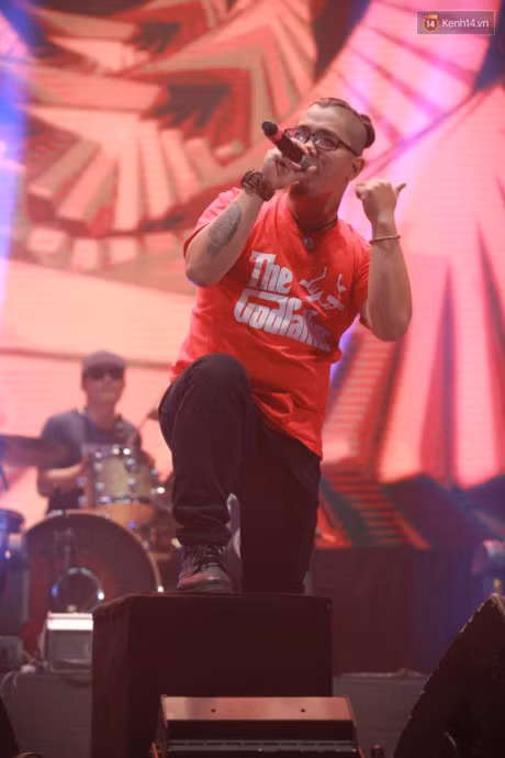 Vo Tran Lap xuc dong trong dem nhac 