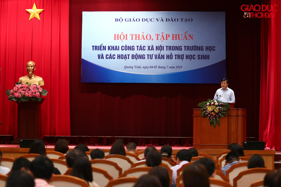 Đẩy mạnh công tác xã hội trong trường học