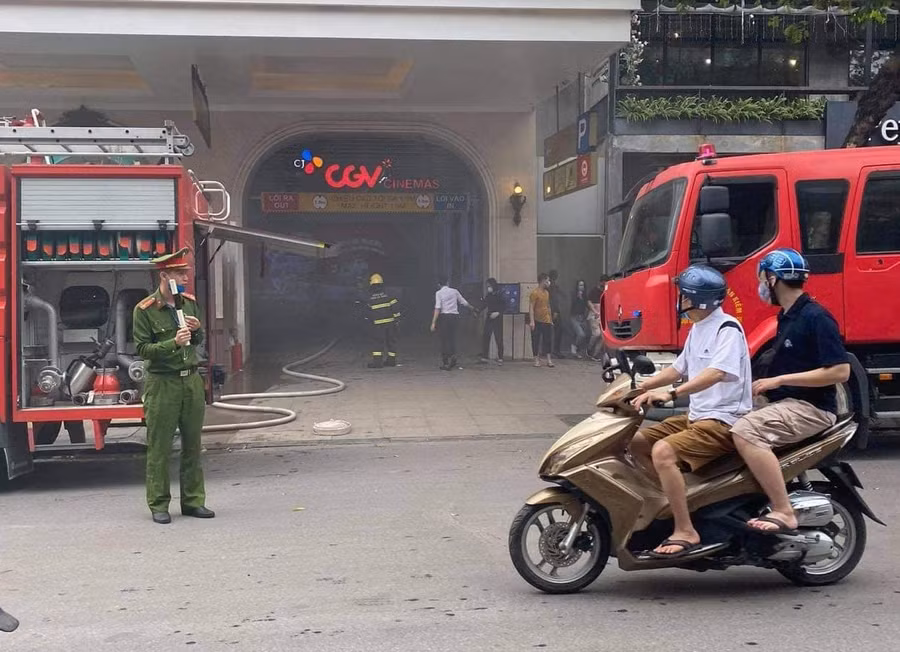 Lực lượng chức năng được huy động đến hiện trường.