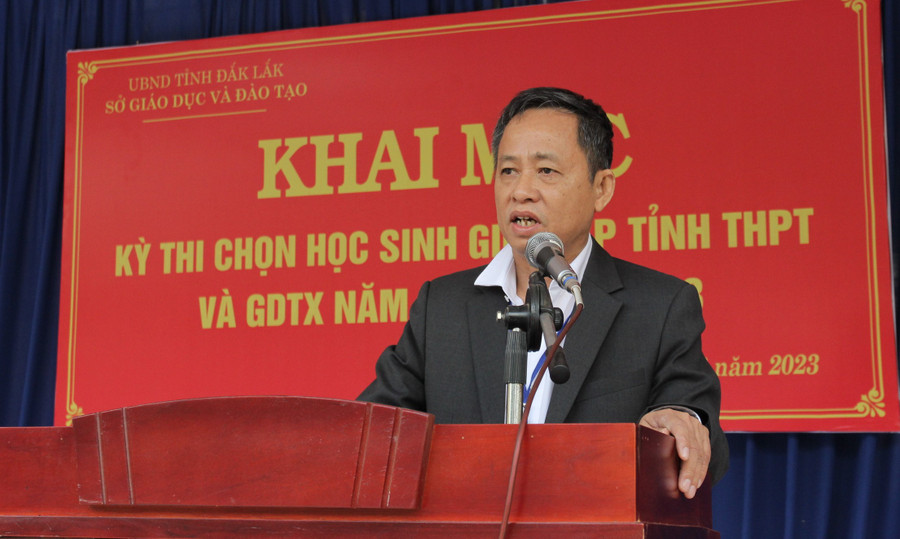 TS. Đỗ Tường Hiệp - Phó Giám đốc Sở phát biểu khai mạc kỳ thi.