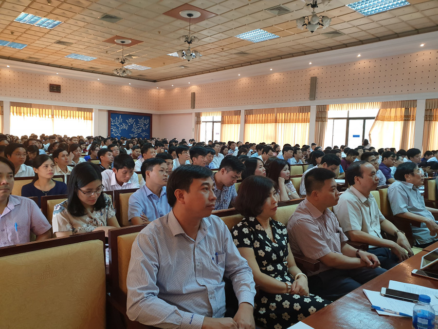 Đại diện cán bộ quản lý, giáo viên bậc trung học đến từ các Sở GD&ĐT của 22 tỉnh, thành dự Tập huấn Đại diện cán bộ quản lý, giáo viên bậc trung học đến từ các Sở GD&ĐT của 22 tỉnh, thành dự Tập huấn