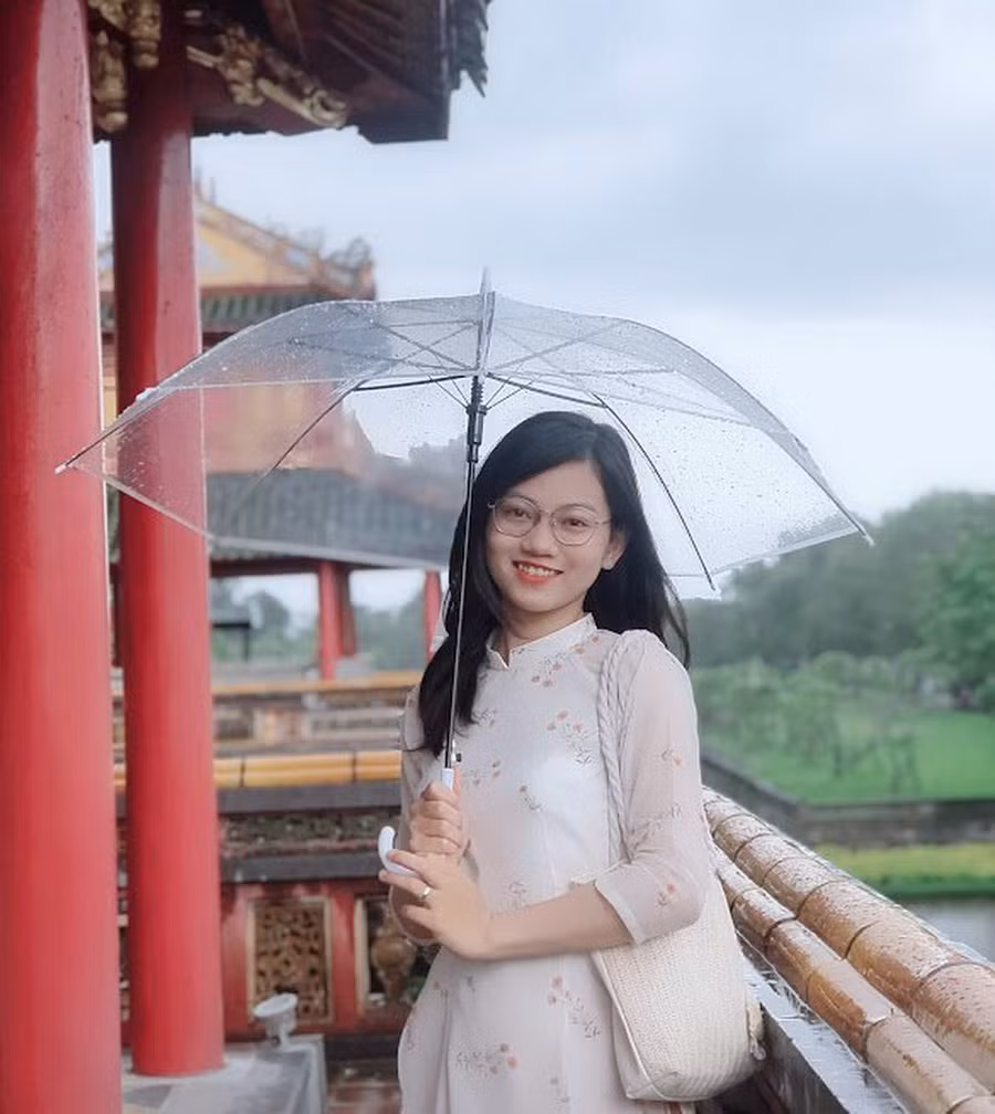 Trần Thị Bích Thuỷ - lớp chất lượng cao, Khoa Ngữ văn, Trường ĐH Sư phạm Hà Nội.