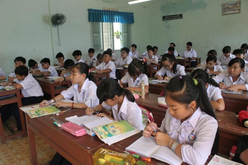 Tỉnh Đồng Tháp không thu 50% học phí năm học 2022 - 2023 cấp mầm non, phổ thông. Tỉnh Đồng Tháp không thu 50% học phí năm học 2022 - 2023 cấp mầm non, phổ thông.