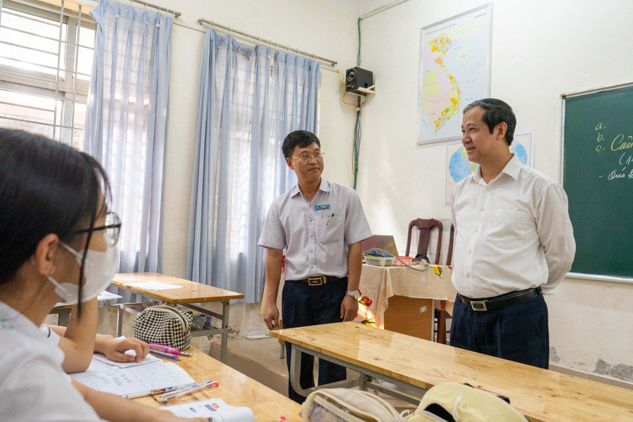 Bộ trưởng Bộ GD&ĐT Nguyễn Kim Sơn thăm Trường THPT Thực hành Cao Nguyên (Đắk Lắk) ngày 23/3. Bộ trưởng Bộ GD&ĐT Nguyễn Kim Sơn thăm Trường THPT Thực hành Cao Nguyên (Đắk Lắk) ngày 23/3.