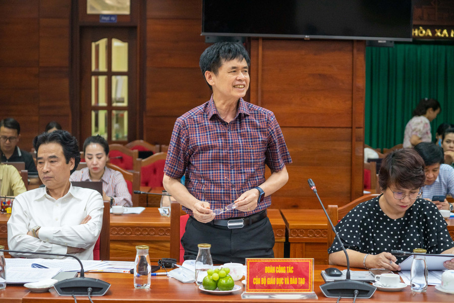 Vụ trưởng Vụ giáo dục Mầm non - ông Nguyễn Bá Minh phát biểu tại buổi làm việc. Vụ trưởng Vụ giáo dục Mầm non - ông Nguyễn Bá Minh phát biểu tại buổi làm việc.