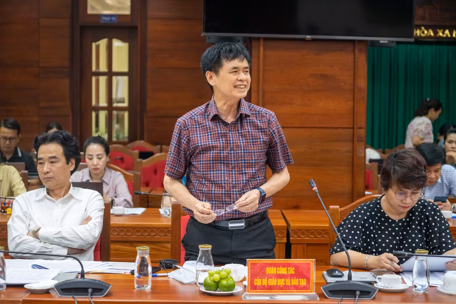 Vụ trưởng Vụ giáo dục Mầm non - ông Nguyễn Bá Minh phát biểu tại buổi làm việc.