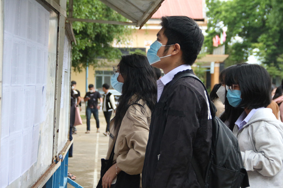 Thí sinh điểm thi trường THPT Kon Tum xem danh sách phòng thi.