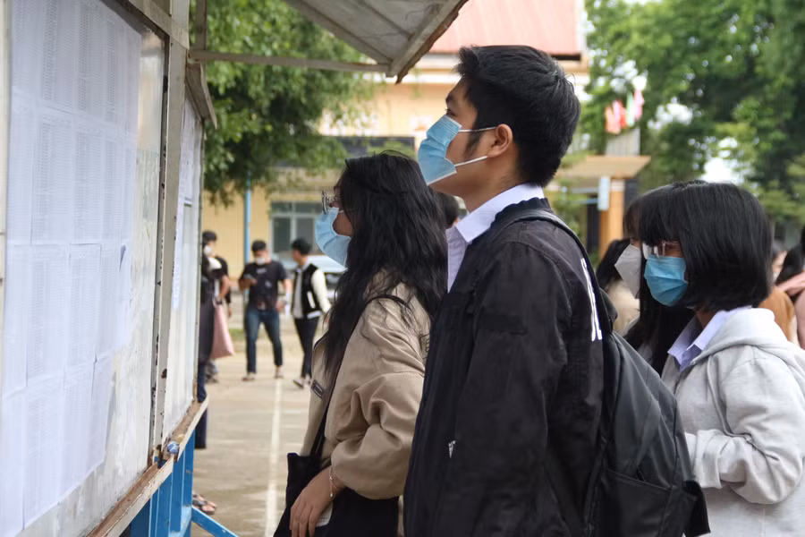 Thí sinh điểm thi trường THPT Kon Tum xem danh sách phòng thi.