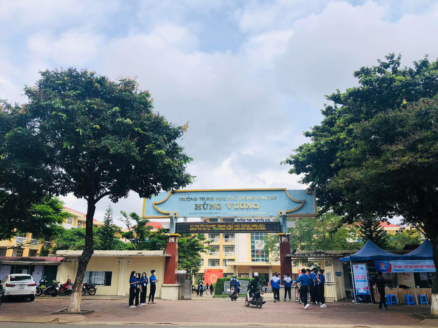 Điểm thi trường THPT Chuyên Hùng Vương. Điểm thi trường THPT Chuyên Hùng Vương.