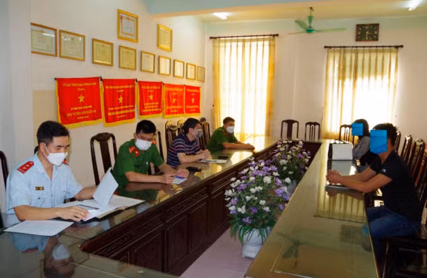 Cơ quan chức năng làm việc với 2 trong số 3 trường hợp vi phạm.