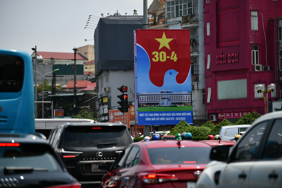 Tấm pano chào mừng được đặt trên phố Xã Đàn. Tấm pano chào mừng được đặt trên phố Xã Đàn.